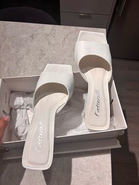 L'INTERVALLE White leather Square-Toe Slip-On Mule Sandals